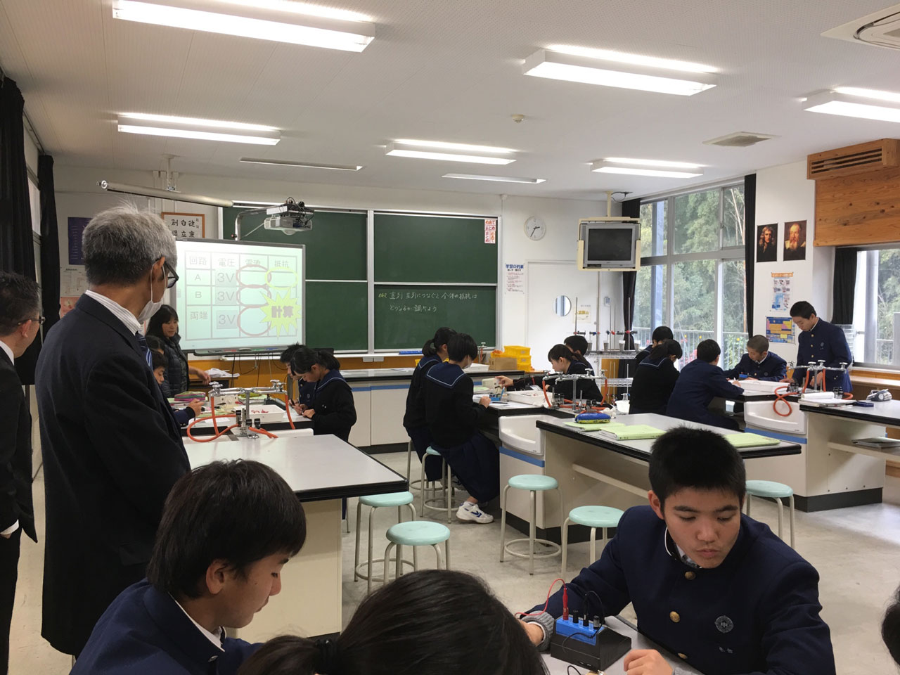 那珂川北中学校 松浦市の校長会の先生方の授業見学