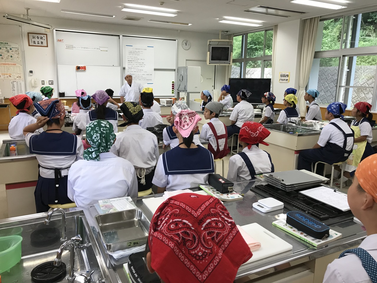 那珂川北中学校 リンゴの皮むきテスト