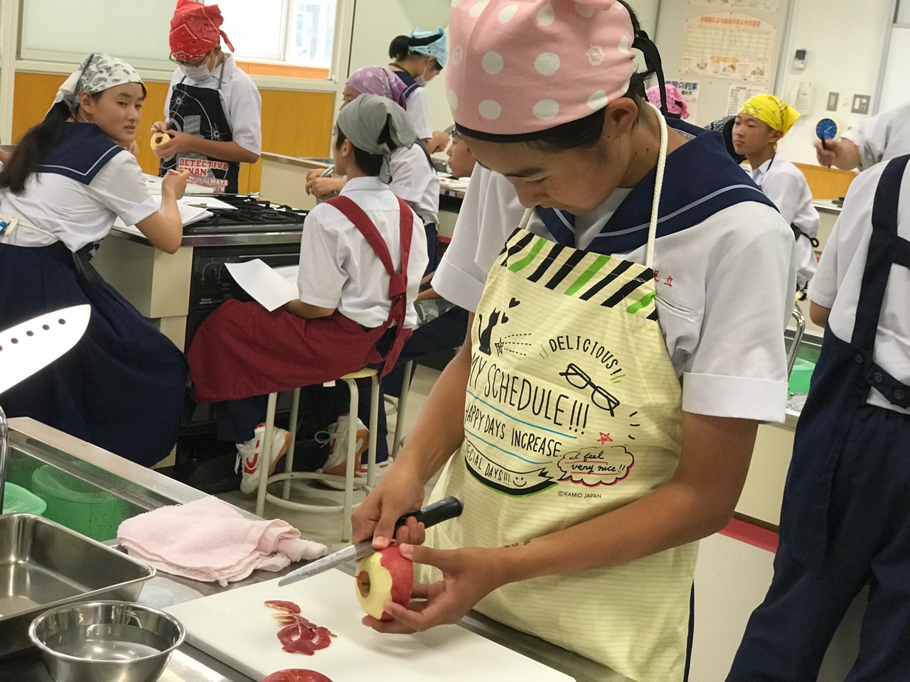 那珂川北中学校 リンゴの皮むきテスト