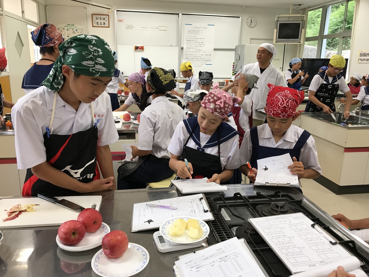 那珂川北中学校 リンゴの皮むきテスト
